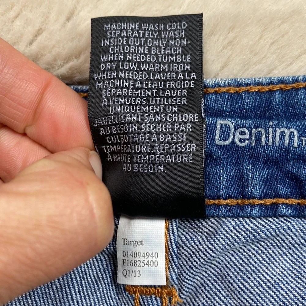 Mossimo Premium Denim Mid Rise Cuffed Blue Jean Shorts Size 4